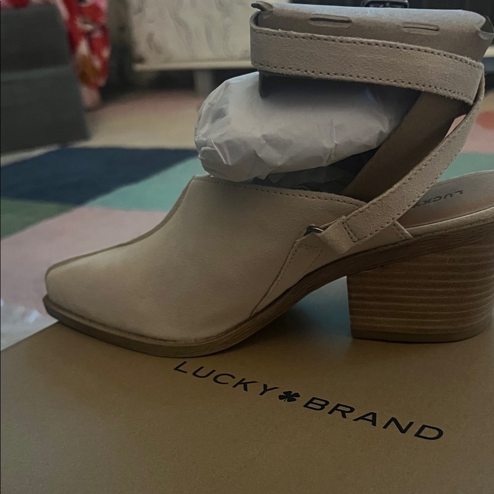 Beige Cross ankle strap full covered toe leather bootie sandal - Picture 2 of 4